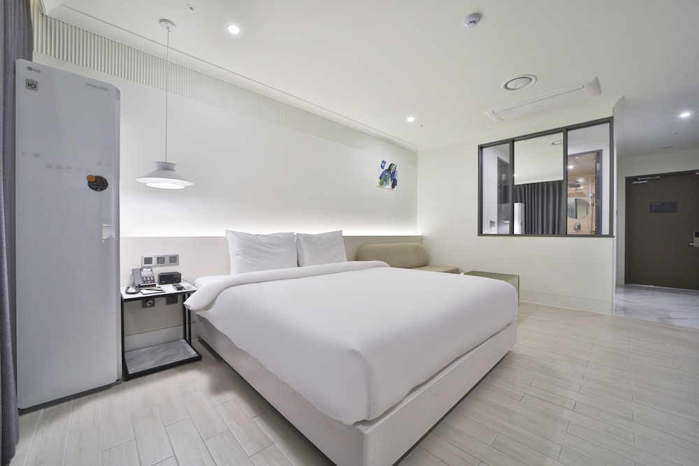 Standard Room - Photo 7