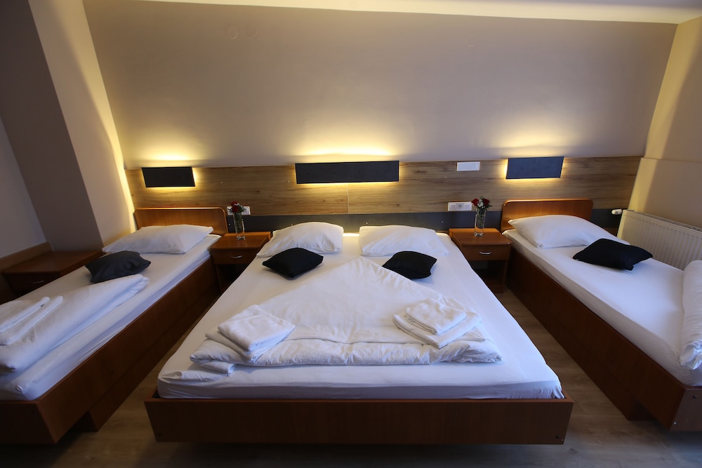 Standard Quadruple Room photo 2