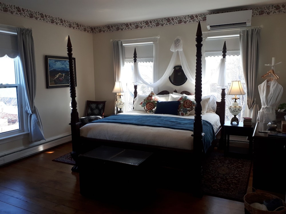 Rutherford Room