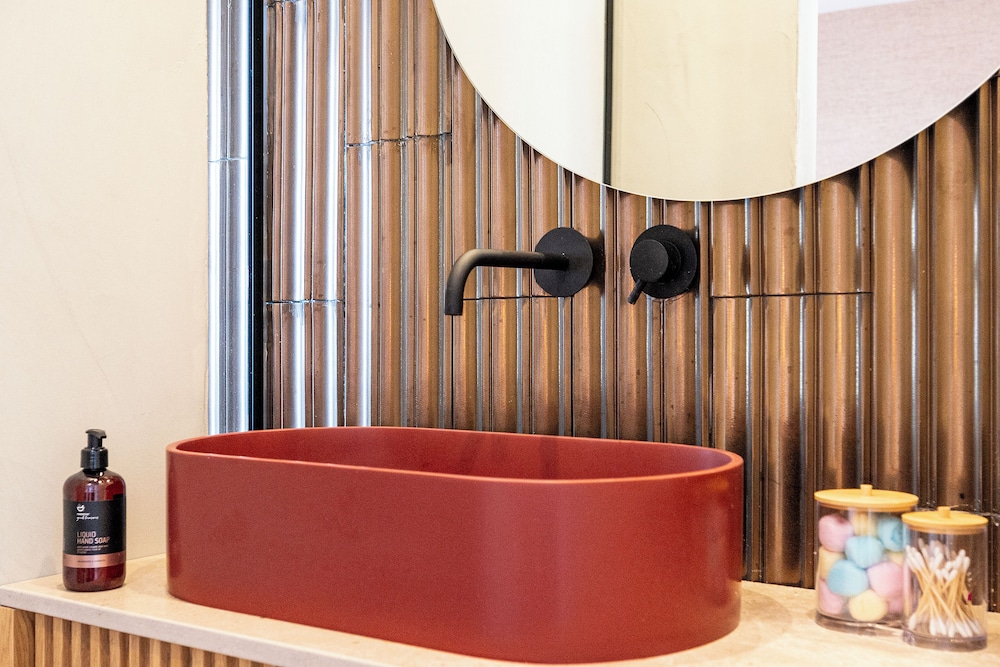 Elegant Suite - Photo 9