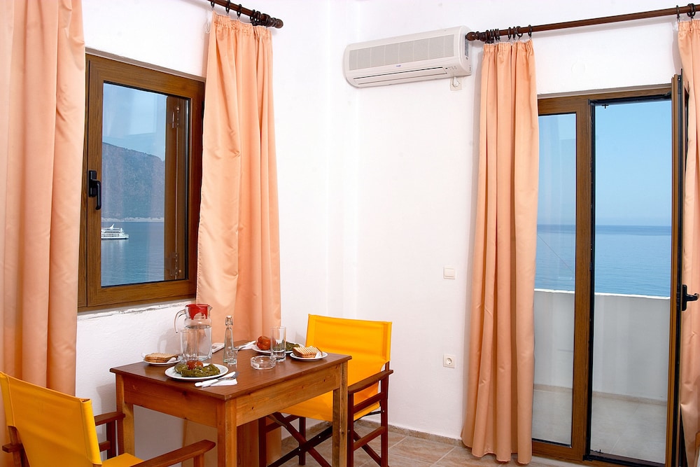 Standard Triple Room, 1 Bedroom, Sea View photo 2