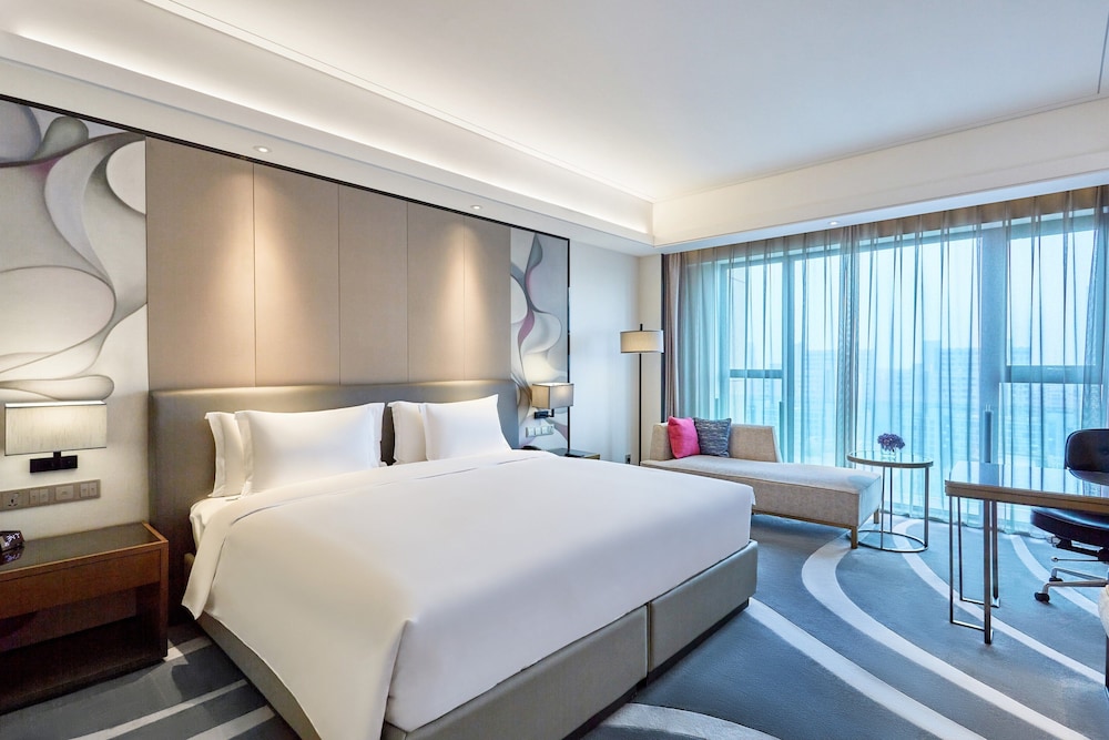 Standard Room, 1 King Bed, Club Lounge Access photo 1