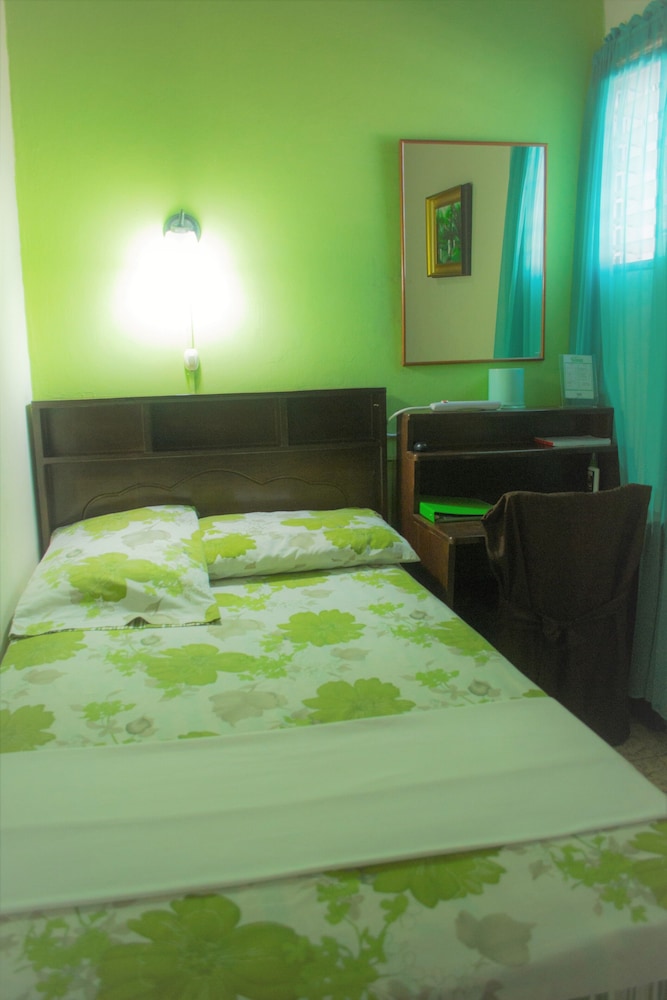 Economy Double Room Single Use, 1 Queen Bed photo 3