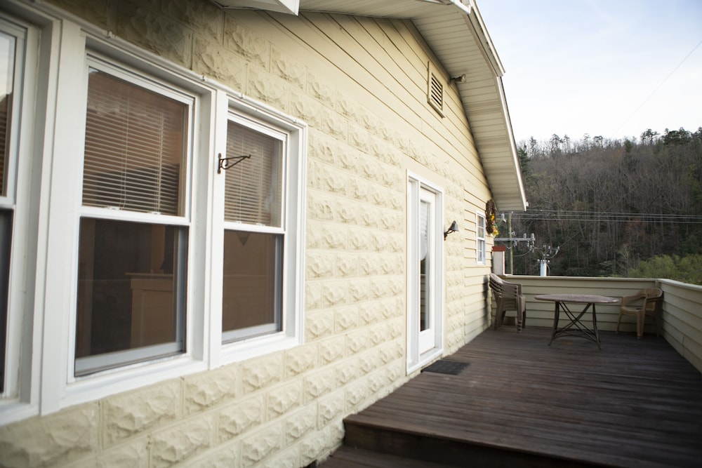 Sunset Family Apartment, 3 Bedrooms, Mountain View photo 2
