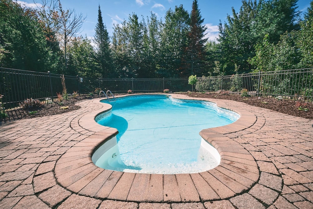Executive Plus 44 - Majestic log Chalet With hot tub Sauna Heated Pool and Close to Activities, Kuva 14