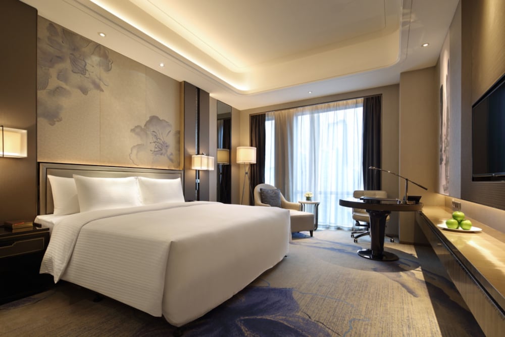 Grand Deluxe King Room photo 3