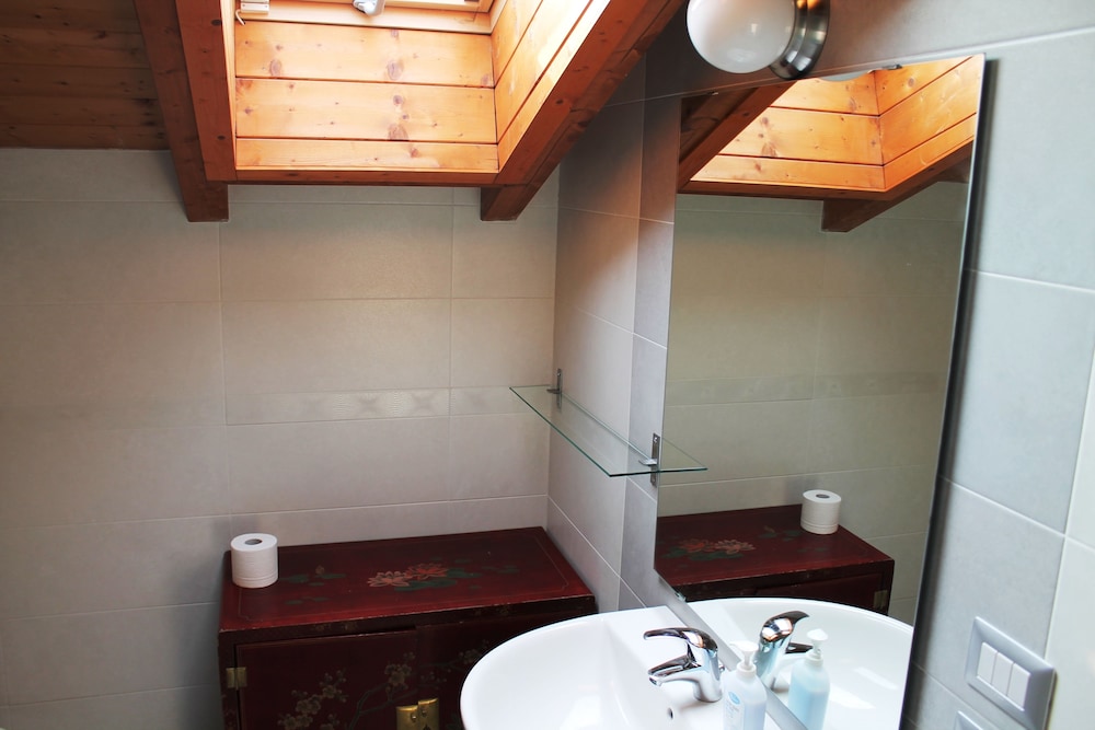 Traditional Double or Twin Room, 1 Bedroom, Private Bathroom, Tower photo 2
