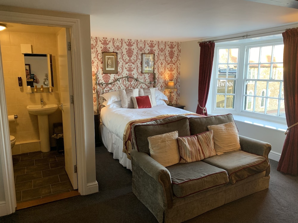 Superior Double Room, Ensuite - Photo 2