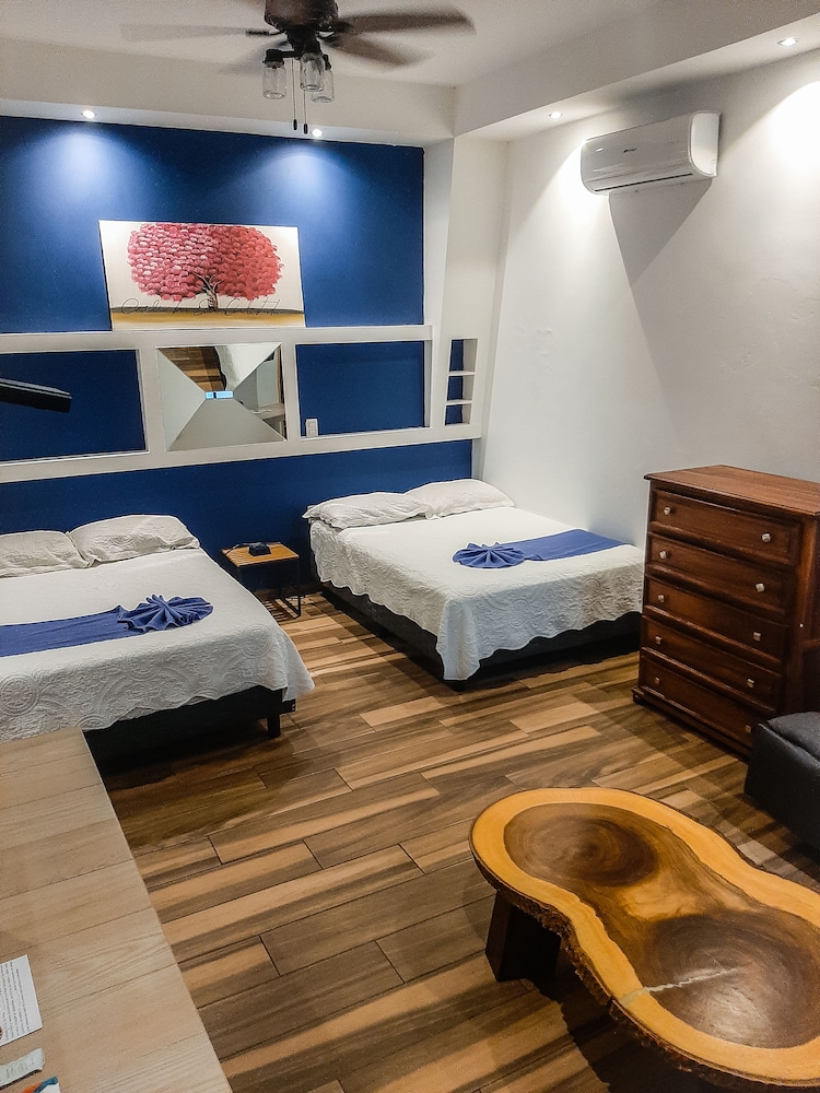 Superior Double Room, 2 Queen Beds, Kitchenette, Courtyard Area, photo 6
