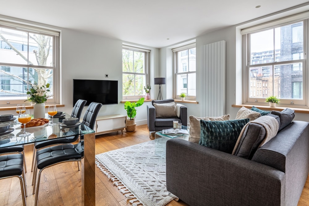 City Apartment, Multiple Beds, Kitchen, City View