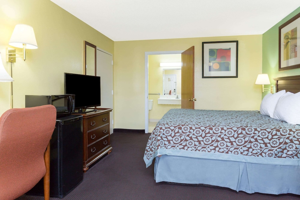 Room, 1 King Bed, Accessible, Non Smoking (Mobility)