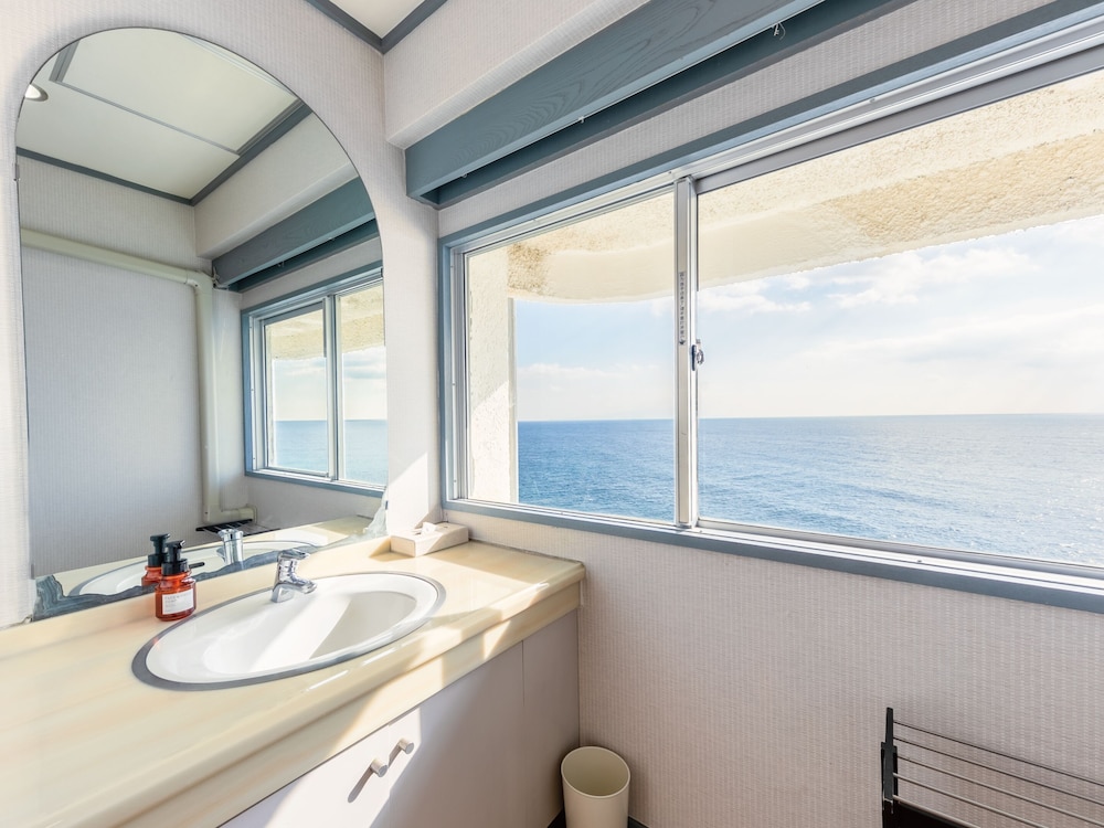 Superior Suite - Photo 8