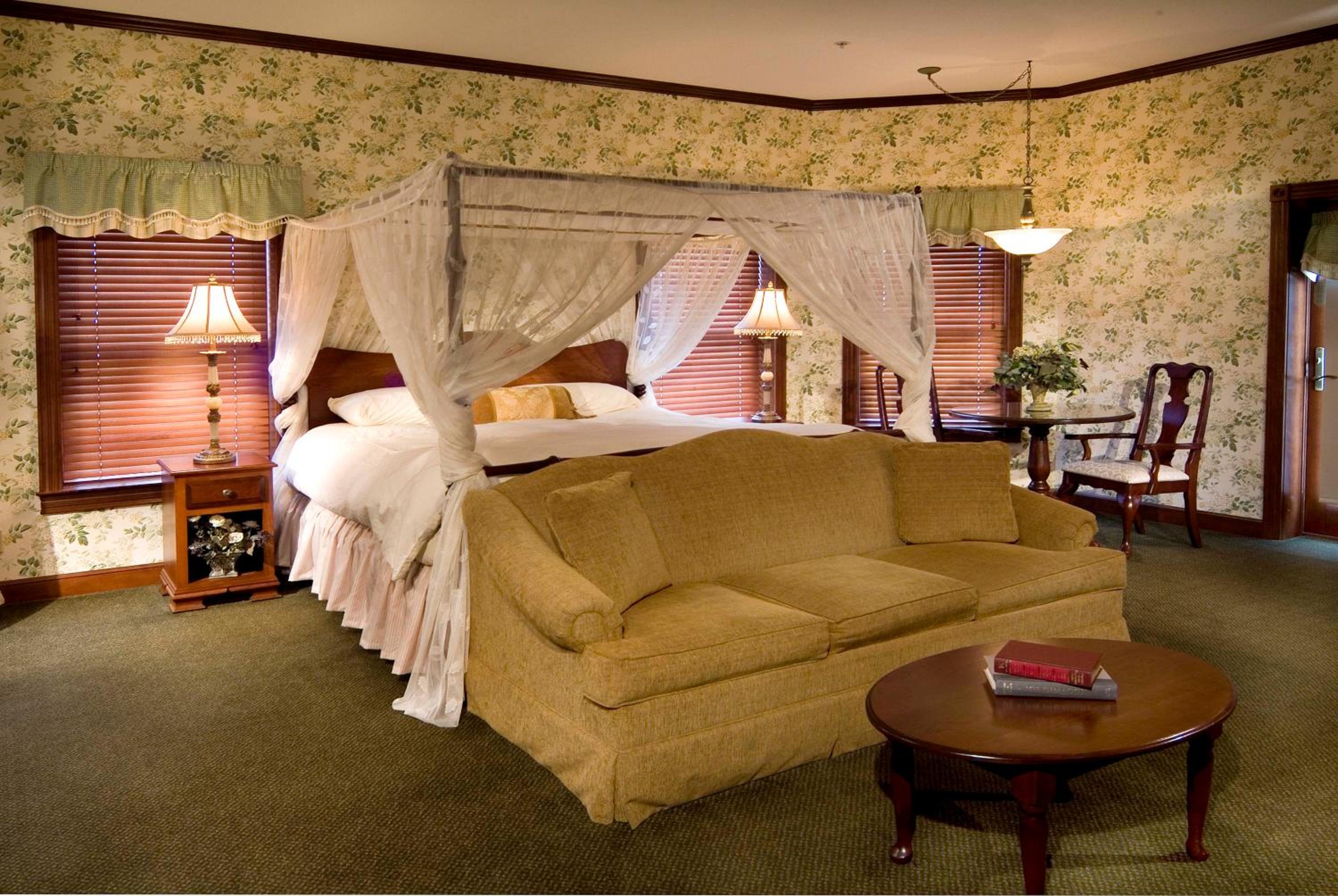Deluxe King Room photo 3