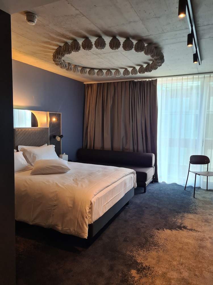 Superior Room, 1 Double Bed with Sofa bed photo 2