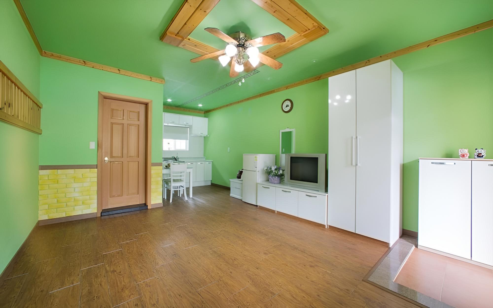 Room (Complex A No 102) photo 2