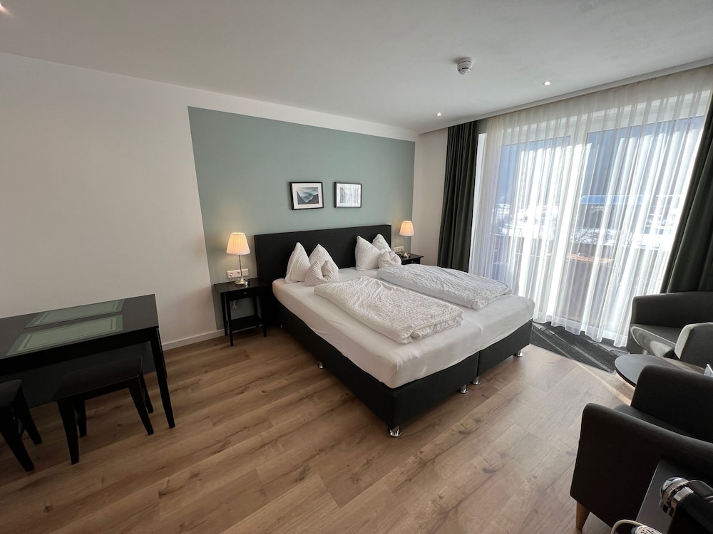 Family Room, 2 Bedrooms, Balcony, Mountain View