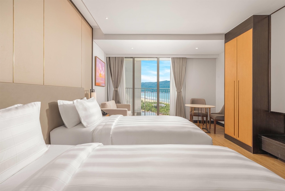 Deluxe Studio, 2 Twin Beds, Balcony, Ocean View