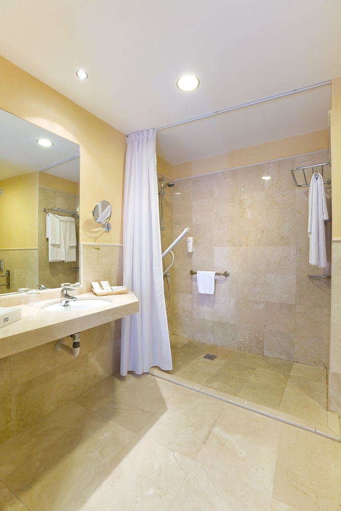 Double Room, Sea View (3 adults) - Photo 7