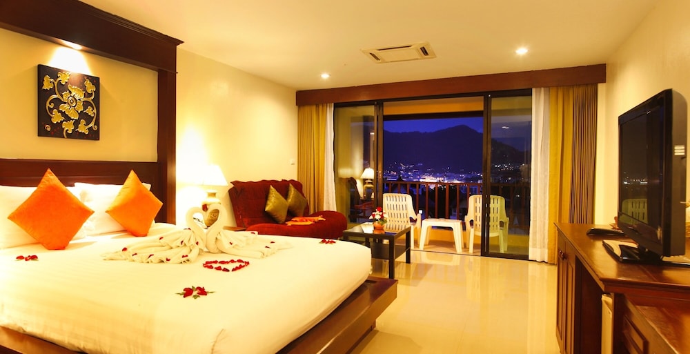 Deluxe Partial Sea View - Photo 1