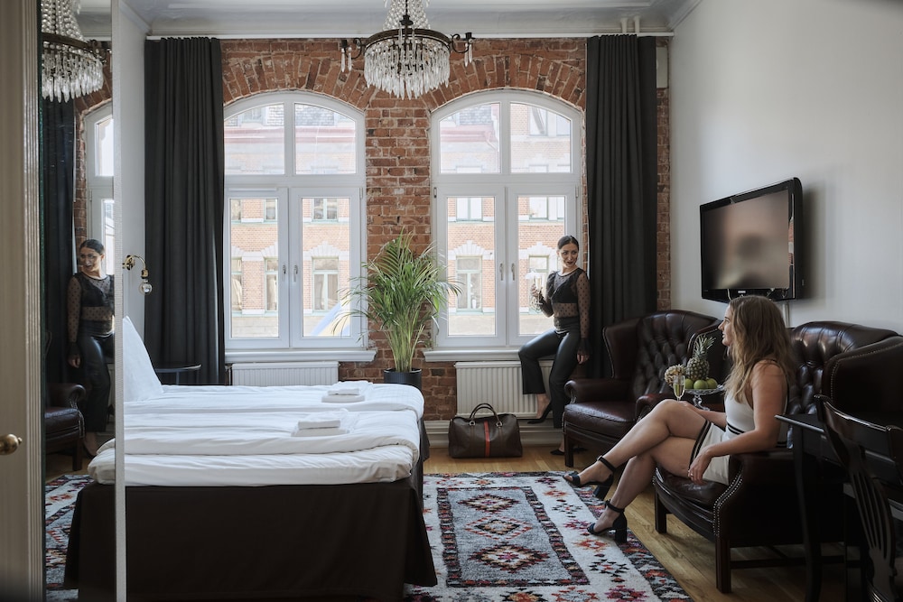 Standard Double or Twin Room - Photo 1