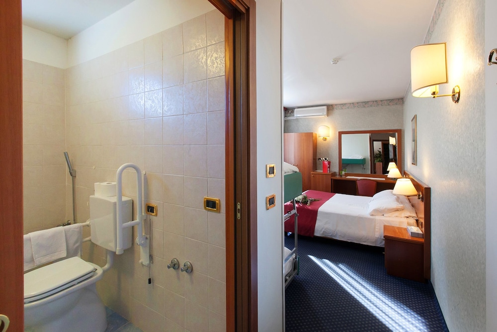 Classic Double or Twin Room photo 2