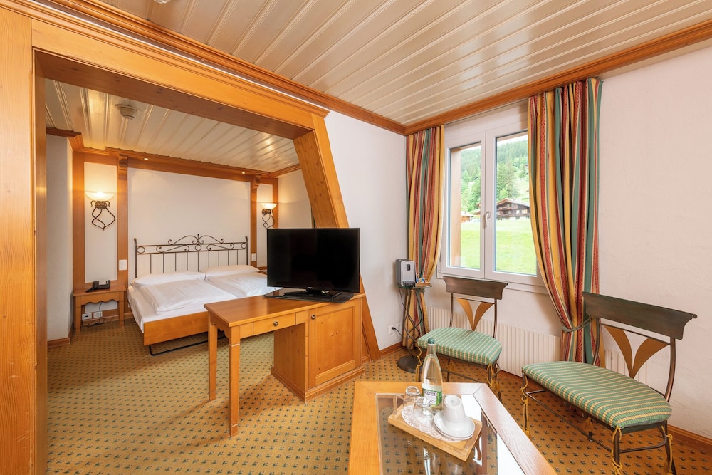 Comfort Double Room (with separate sofa area) - Photo 9