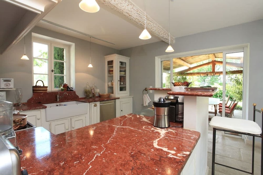 Villa photo 3