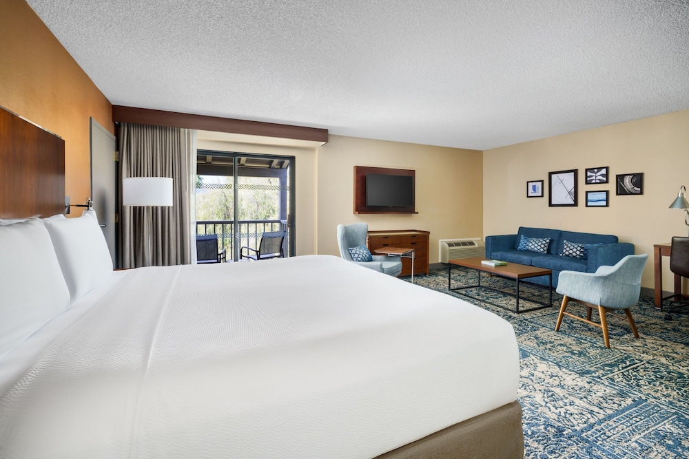 Executive Suite, 1 Bedroom - Photo 3