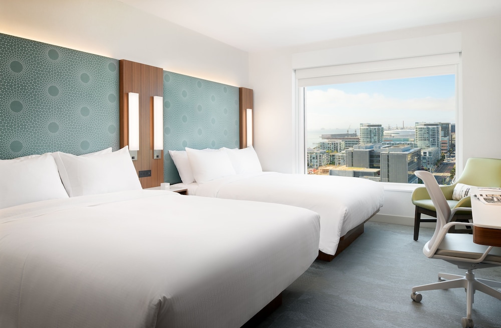 Premier Room, 2 Queen Beds, High Floor - Photo 1