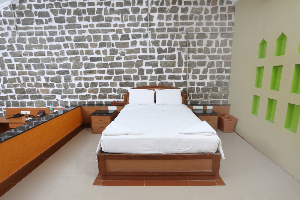 Cottage Room - Photo 1