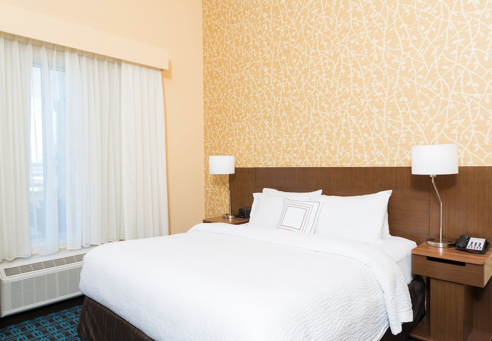 Room, 1 King Bed (Hearing Accessible) photo 2