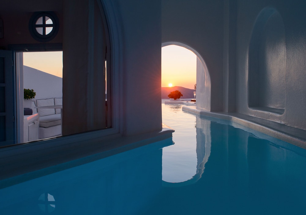 Honeymoon Suite - Photo 5