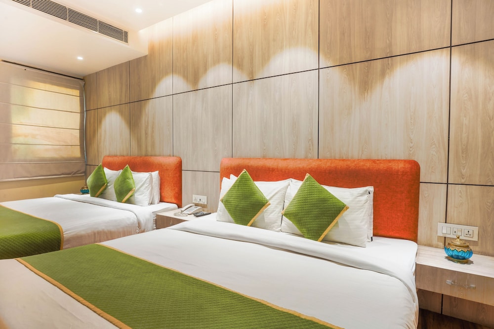 Golden Family City View Suite - Photo 5