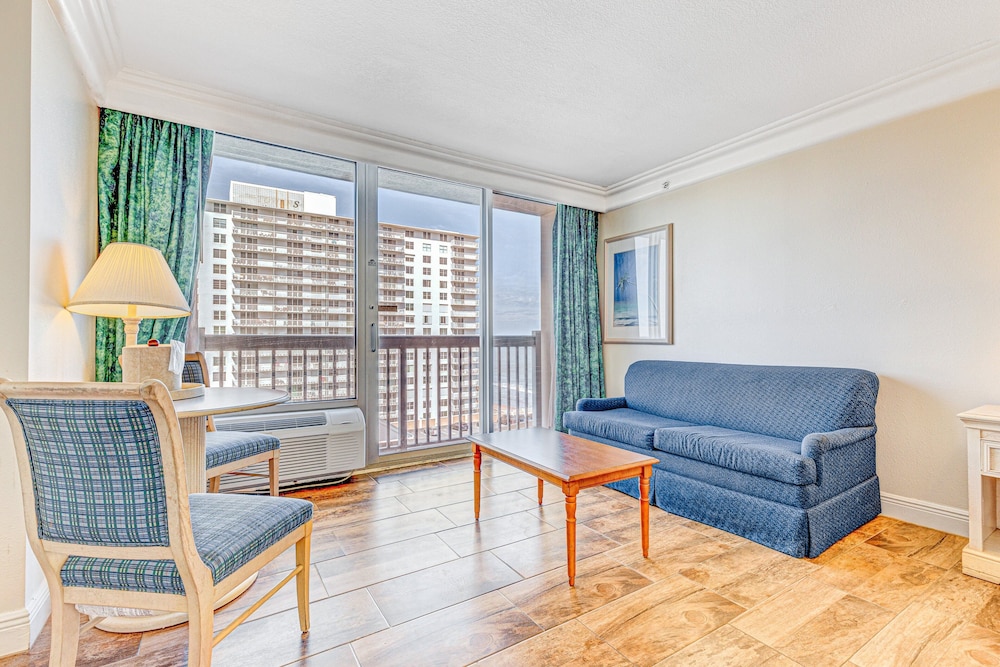 Studio, 1 Queen Bed with Sofa bed, Hot Tub, Ocean View (Daytona Beach Resort 819)