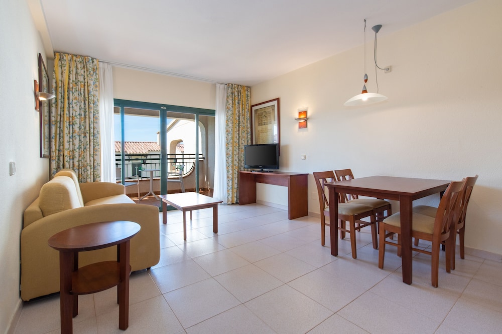 Standard Apartment, 1 Bedroom, Garden View (2 Adults + 2 Children) photo 2
