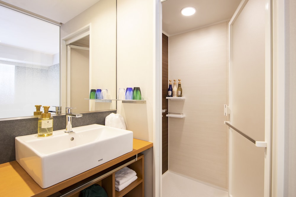 Standard Connecting Room (for six guests) - Photo 5