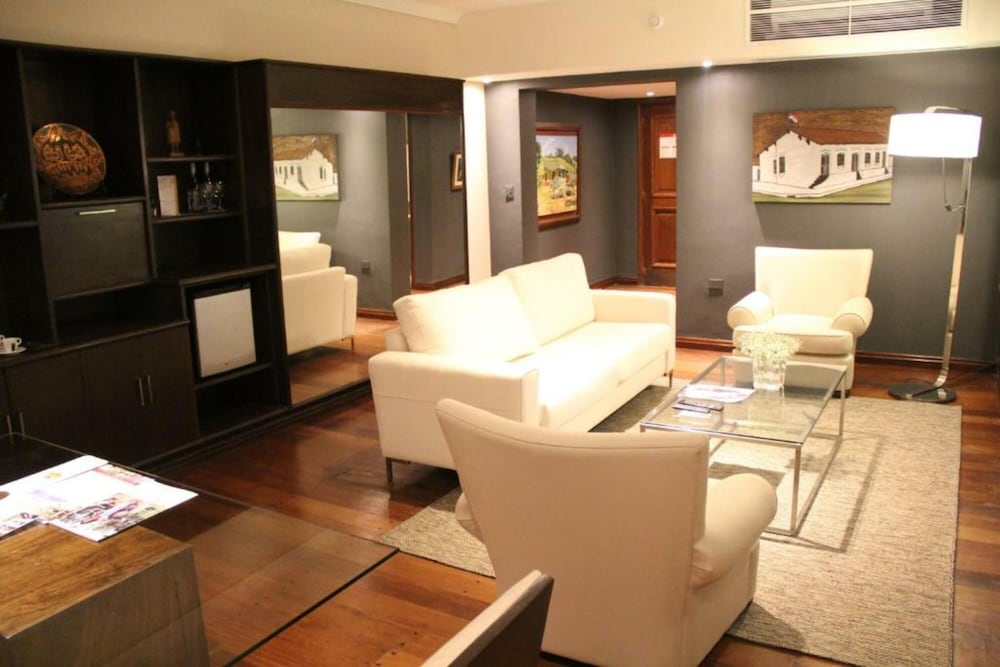 Deluxe Room - Photo 7