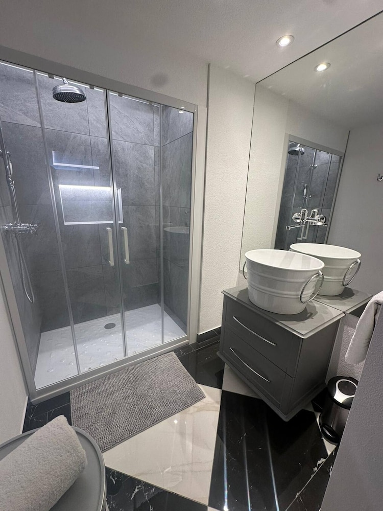 Unique Losone Apartment, 사진 7