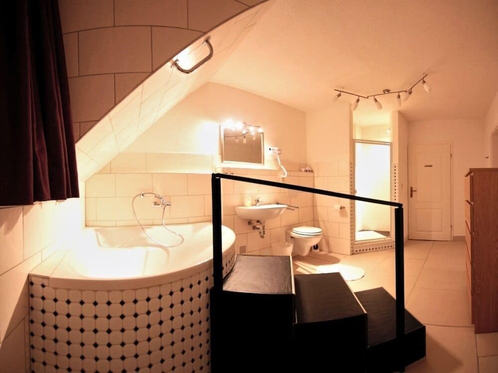 Comfort Double Room, Ensuite - Photo 4