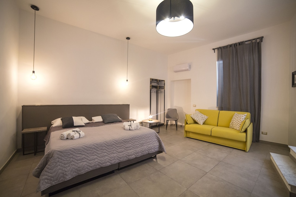 Deluxe Studio Suite