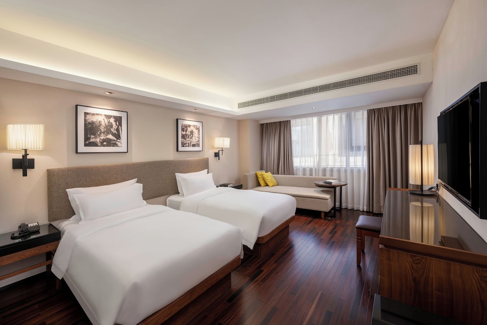 Comfort Twin Room, City View