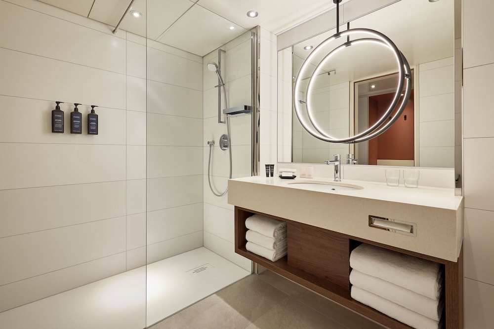 Deluxe Room - Photo 16