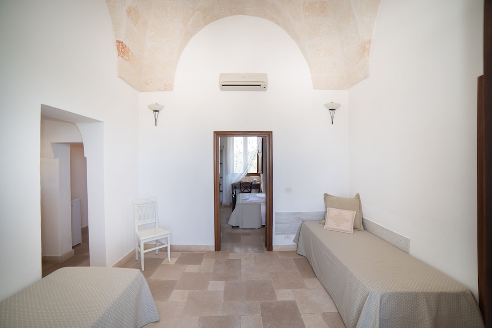 Family Room - Photo 10
