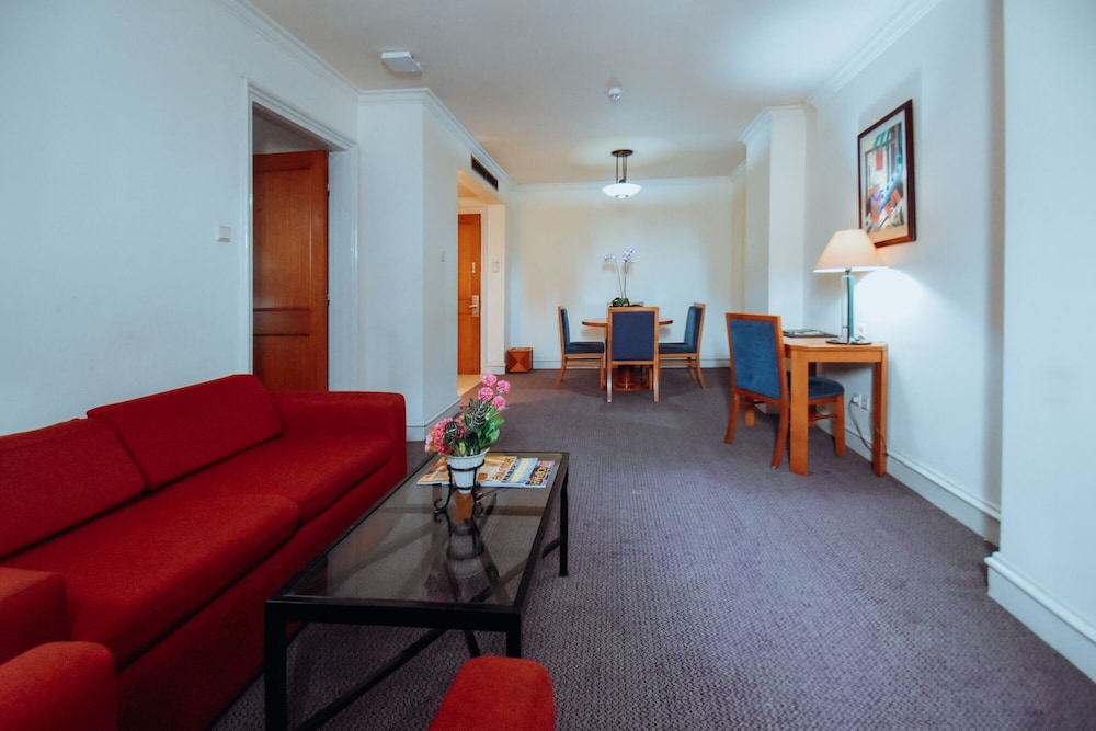 Deluxe Suite Historical Non Smoking - Photo 3