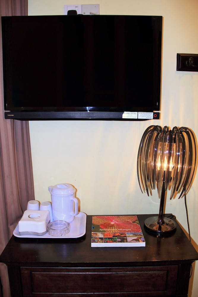 Family Room - Photo 3