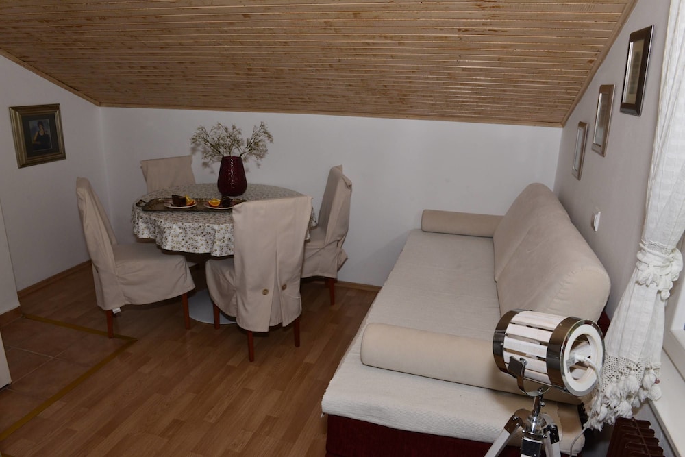 Standard Apartment, 1 Bedroom, Garden Area photo 3