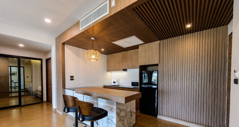 Penthouse Jacuzzi Suite - Photo 5