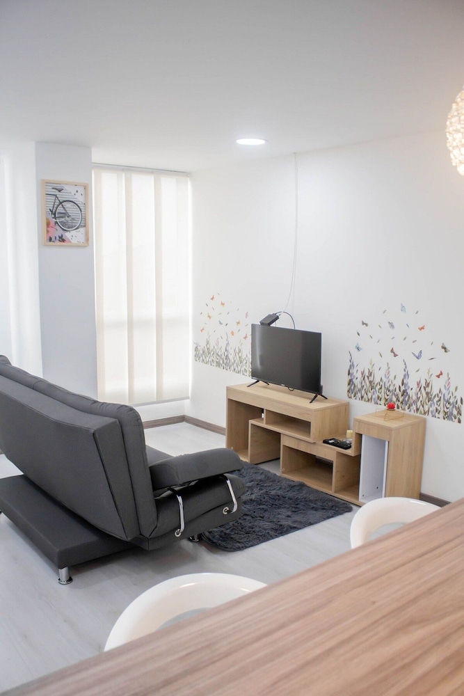 Apartment photo 2