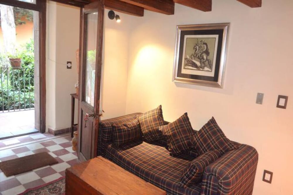 Room, 1 Queen Bed, Private Bathroom, Garden Area photo 3