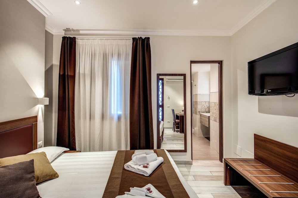 Design Double or Twin Room thumbnail 5